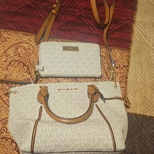 Michael Kors Cream and Brown Shoulder Bag Set